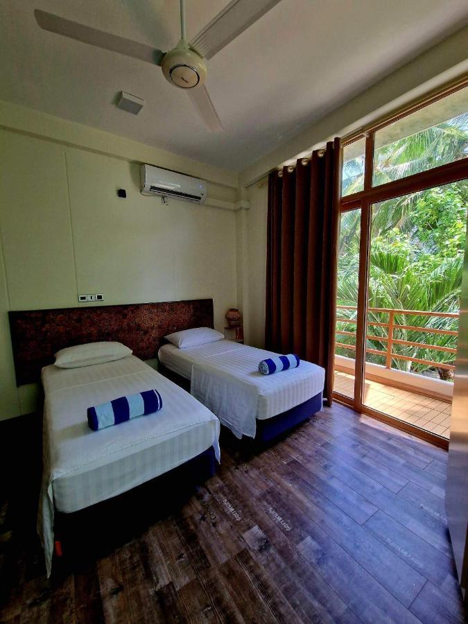 Finolhu Beach Guest House Felidhoo Exteriör bild